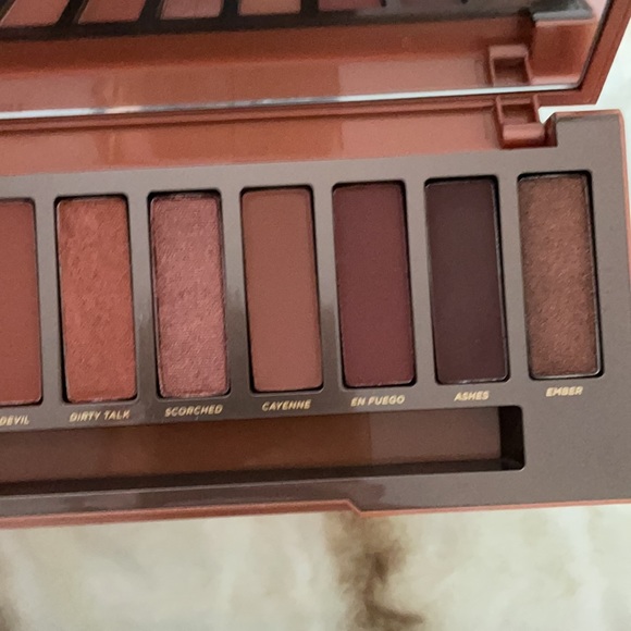 URBAN DECAY NAKED HEAT PALETTE - Picture 6 of 6
